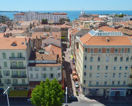 レステレル カンヌのホテル