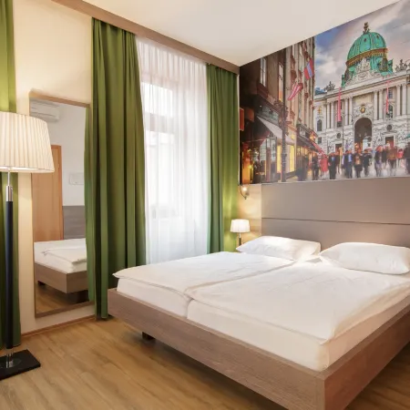Hotel Lucia Отели рядом с достопримечательностью «16. Оттакринг»