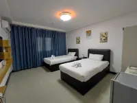 Valentine Hotel Angeles City managed by Cocotel Hotel berhampiran Jalan Fields