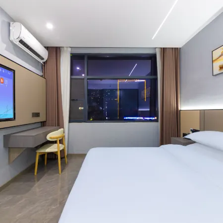 Tongchuang Ejia Chain Hotel (Gushi Xinhe Century City Store)