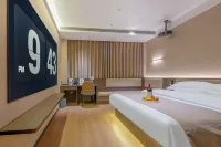 Xuchang Three Kingdoms Hotel (Pang Donglai Times Square Caowei Ancient City Branch) - Gym