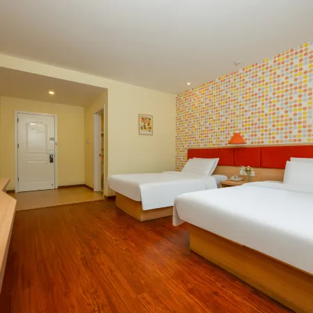 Homeinn Hotel (Pingyao Ancient City West Gate Again See Pingyao Theater)