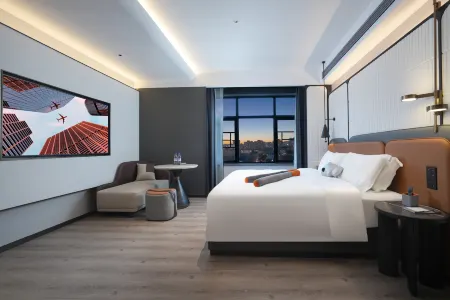 Dolanda S Hotel (South Lake Square Branch) Отели рядом с достопримечательностью «Bianhe Street»