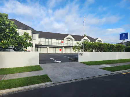 Botany Palms Motel Отели в г. Clevedon