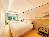 Hongfeng Hotel (Wailingding Island Branch) Hotels near Lingding Peak