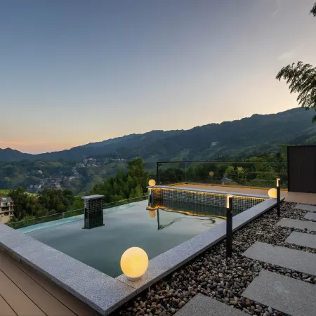 Chenyunxuan·Cloud Pool Panoramic Hotel (Jinfo Ding No.3 Observation Deck Branch)