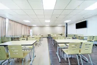 IU Hotel (Langzhong Old Town Scenic Area) - 2-Star