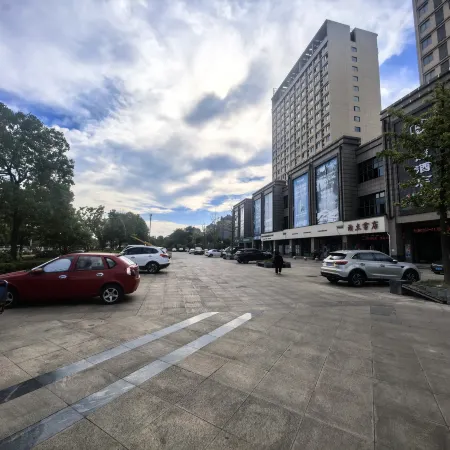 Dongcheng Hotel