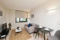 Modern 1 Bed Apt Near Ascot- with parking
