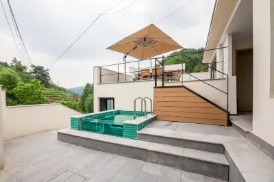 Shuimowan Chinese Inn Homestay Hotels near Tuoliang Scenic Area