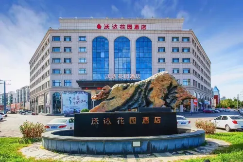Voda Garden Hotel - مسبح