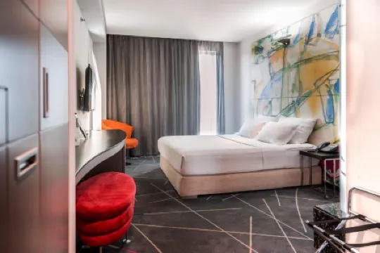 Nobel Zira Hotel Отели рядом с достопримечательностью «Храм Святого Саввы»