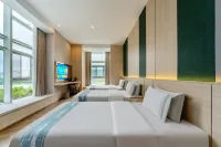 UG Urban Garden Hotel (Kunming South High-Speed Railway Station Yunnan Normal University)