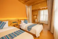 Villa am Qugecang Hotels in Batang