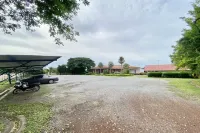 New Place Resort Hotel a Ban Khao