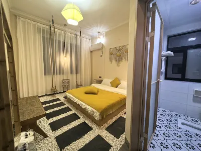 Qiyue Xiaozhu Homestay (Dongting Flower Sea Branch)