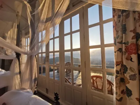 4000Dao - A Hilltop Hideaway & Experience