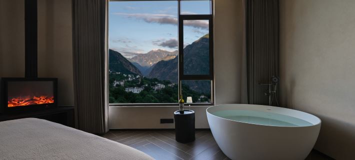Alpenglow Resort Manor, Danba Hotel di Danba