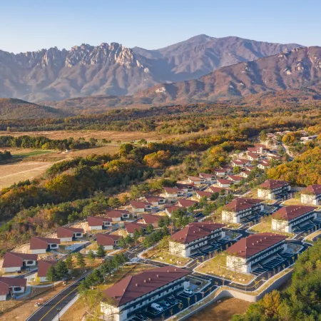 Kensington Resort Seorak Valley Отели рядом с достопримечательностью «Галерея «Ферма медведей Тэдди»»