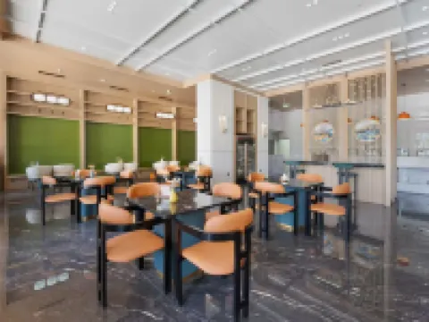 Mehood Lestie Hotel (Golmud Salt Lake Square Branch) Hotels in Golmud