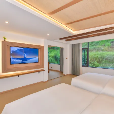 Mountain Whisper & Blooming Verse Scenic View Inn (Zhaoxing)