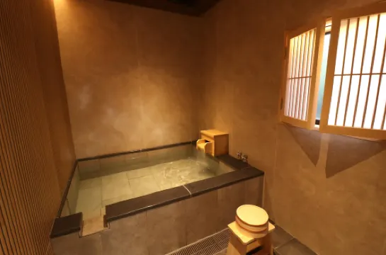 Yufuin / Lake Kinrin Onsen -HIBIKI-