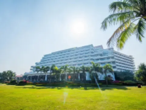 West Coast Resort Hotels near Yongqing Temple