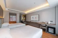 Jifeng International Hotel (Xinyang New 16th Street Branch)