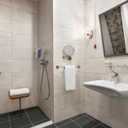 Tryp by Wyndham Istanbul Topkapi Отели рядом с достопримечательностью «Зейтинбурну»