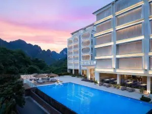 Miao Zai Shan Ye resort hotel (Yangshuo Yulong River Qian Gu Qing Branch)