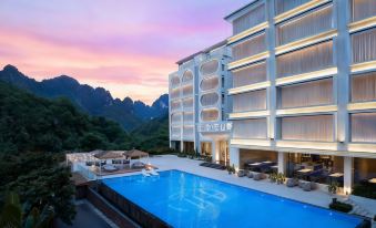 Miao Zai Shan Ye resort hotel (Yangshuo Yulong River Qian Gu Qing Branch)