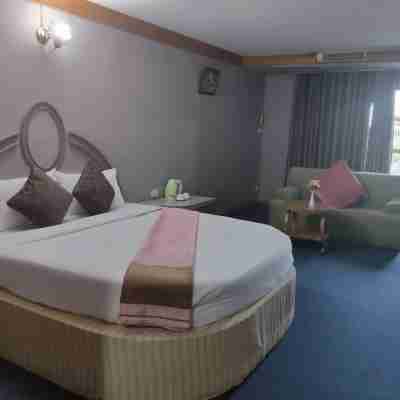 โรงแรม ปทุมธานีเพลส Rooms