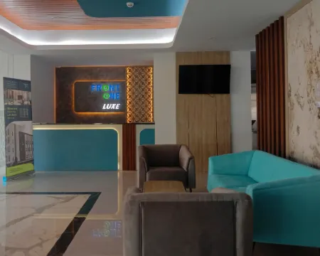 Front One Luxe Hotel Solo Hotels in Jebres