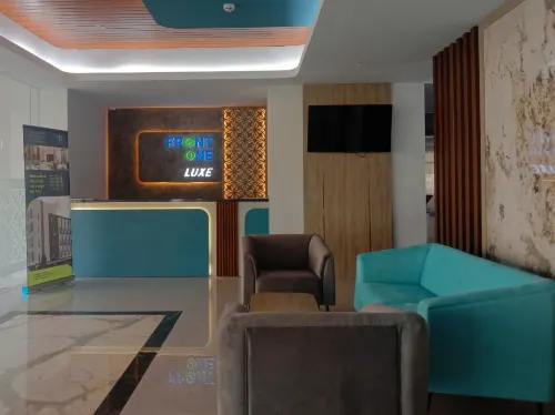 Front One Luxe Hotel Solo