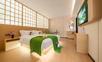 Totoro Spirit Hotel (Haikou Qilou Old Street Branch)