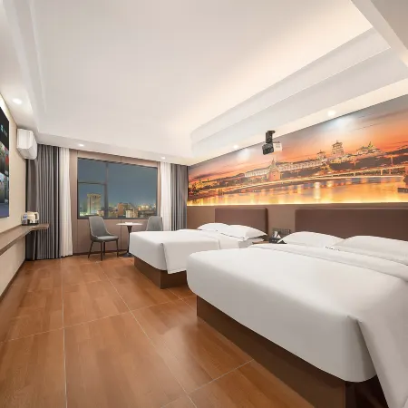 Weini Hotel (Yiyang Railway Station Olympic Park)