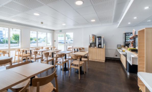 B&B HOTEL Calais Terminal Cité Europe 2 étoiles - Housity