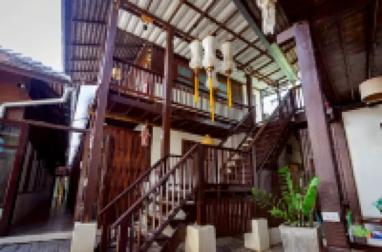 隆波精品飯店 長康路夜市附近的飯店