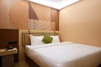 法雷公園酒店，11小時，入住時間從晚上10點到早上9點 勞明達酒店