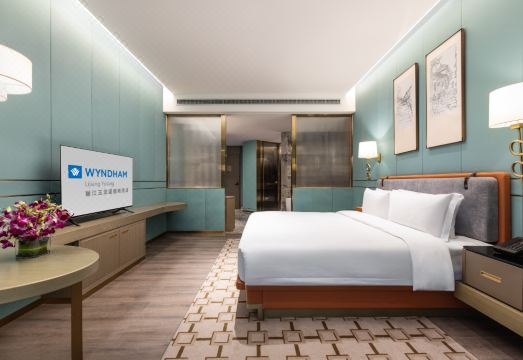 Wyndham 호텔의 넓은 욕실 시설