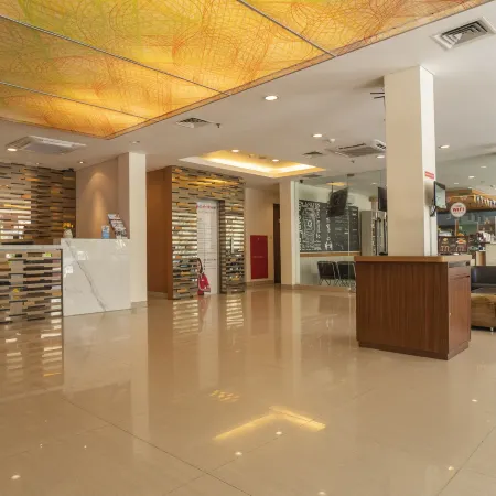 D'Primahotel ITC Mangga Dua Отели рядом с достопримечательностью «Морский Мир»