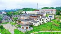 Huaxiangjian Homestay