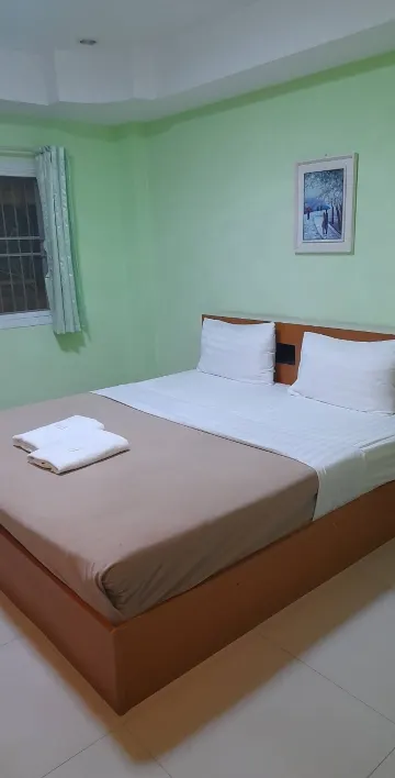 ห้องดีลักซ์ เตียงใหญ่ 1 เตียง