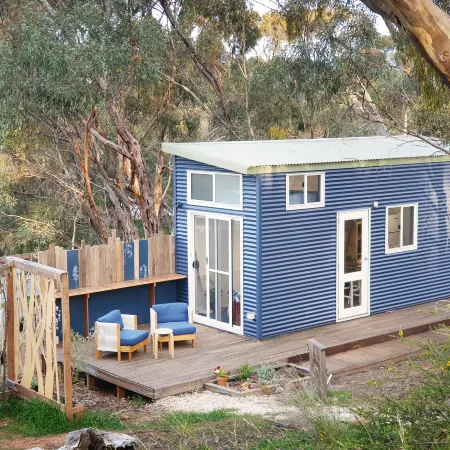 Blue Orchid Tiny House Отели в г. Клэр