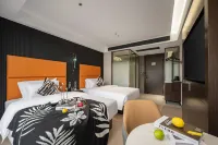Yunjin Yishu Design Hotel (Jinhua Dayanhe Street Light Rail Station, Wanda Plaza)
