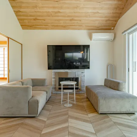 A private rental accommodation with a glass-walled sauna, COCO VILLA Mt. Omuro
