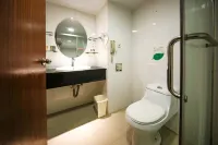 Shenzhen Jingpeng Hotel (East Gate Pedestrian Street Hubei Subway Station Branch)