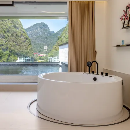 Yangshuo Xiaotaozi Home Hotel (Yulong River Ecological Park Qianqiuqing Branch)