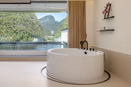 Yangshuo Xiaotaozi Home Hotel (Yulong River Ecological Park Qianqiuqing Branch)