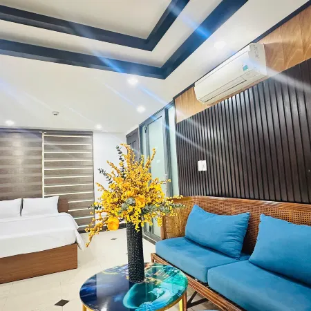 Emily Beach Hotel & Apartment Отели рядом с достопримечательностью «Marble Moutain»